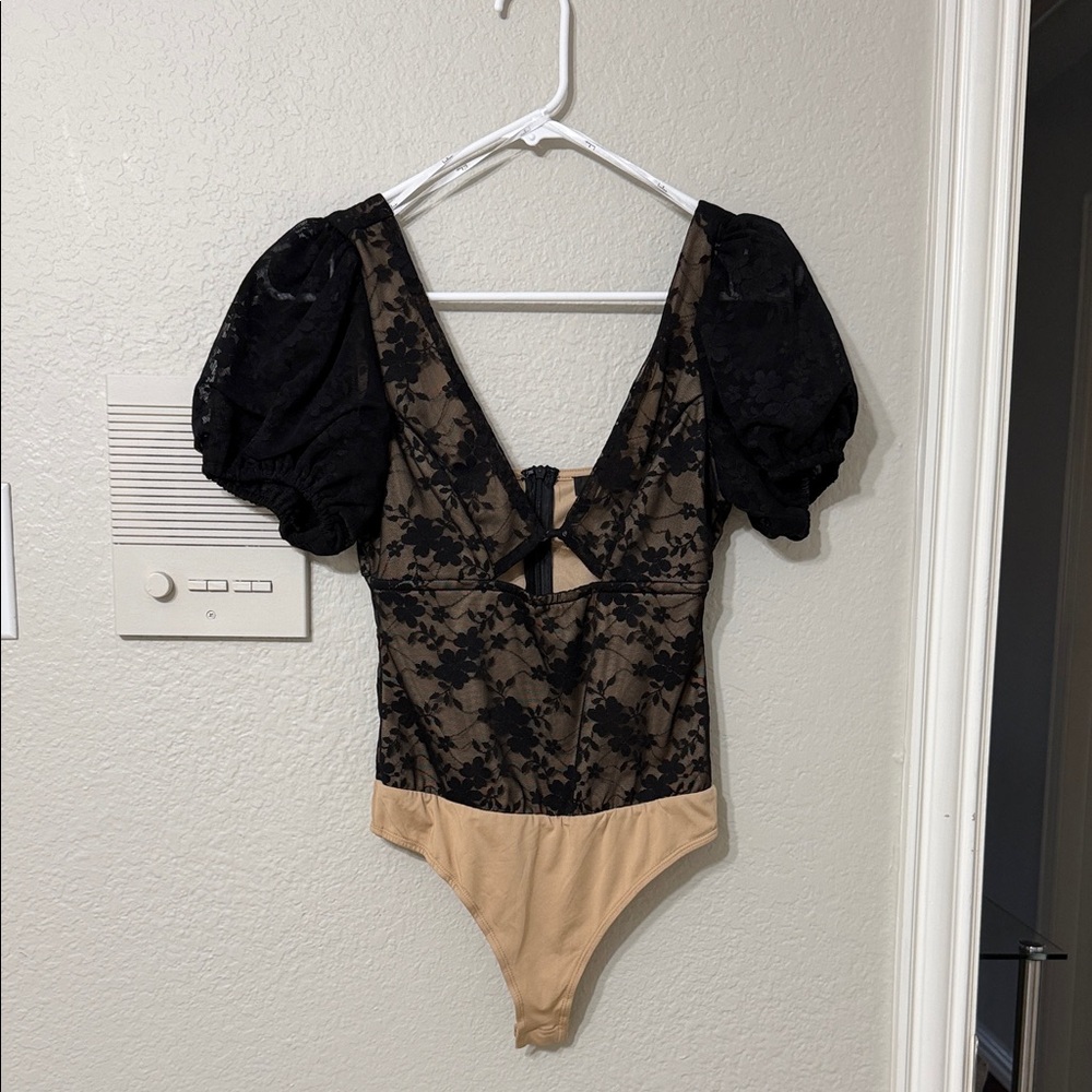 Lulu's Black and Tan Puff Sleeve Lace Bodysuit